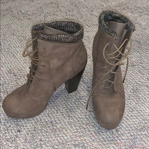 heeled boots